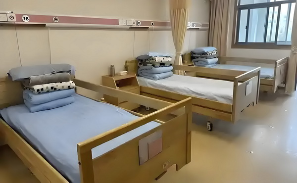 深户积分入户表_活佛王兴夫“点化”140位女信徒，全程不穿衣服，场面失控 为下蒙上婚姻也会一段阴影